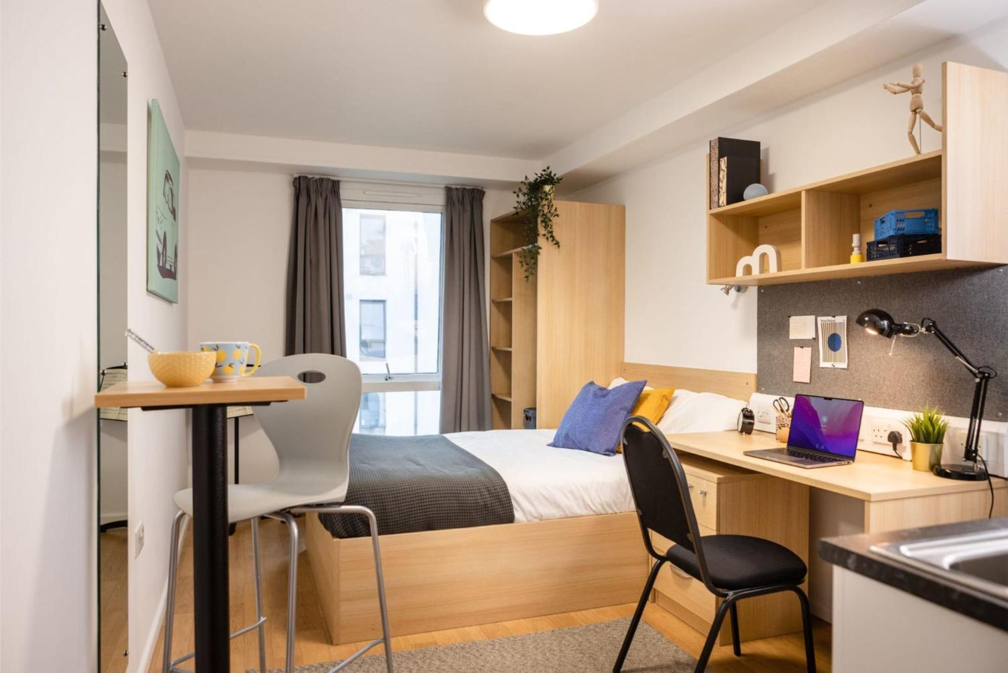 Consort Village In West Apartment *