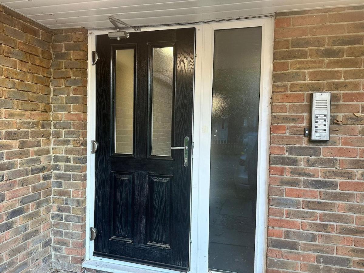 Close To Excel Centre Apartment