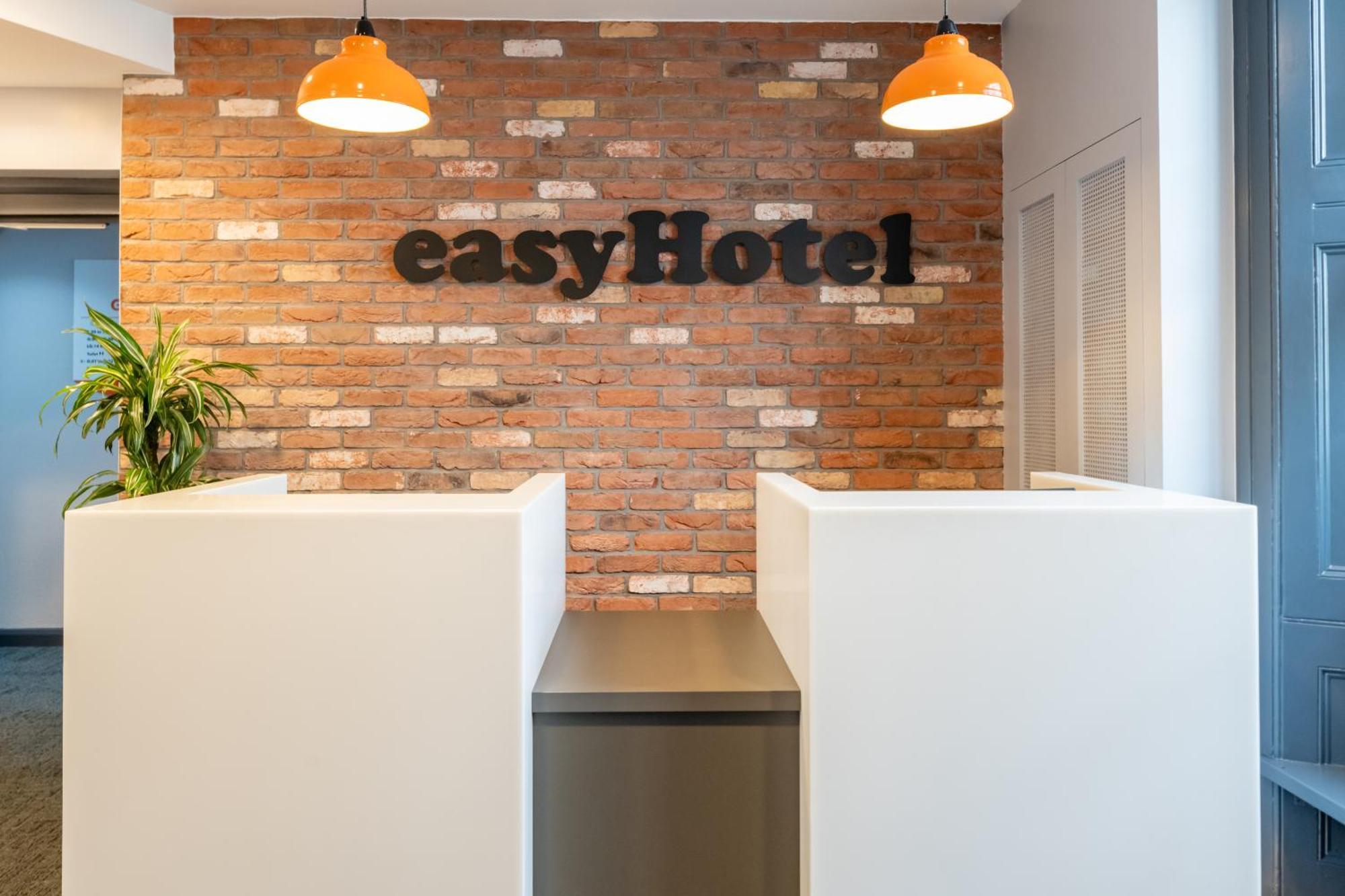 Easyhotel Victoria London