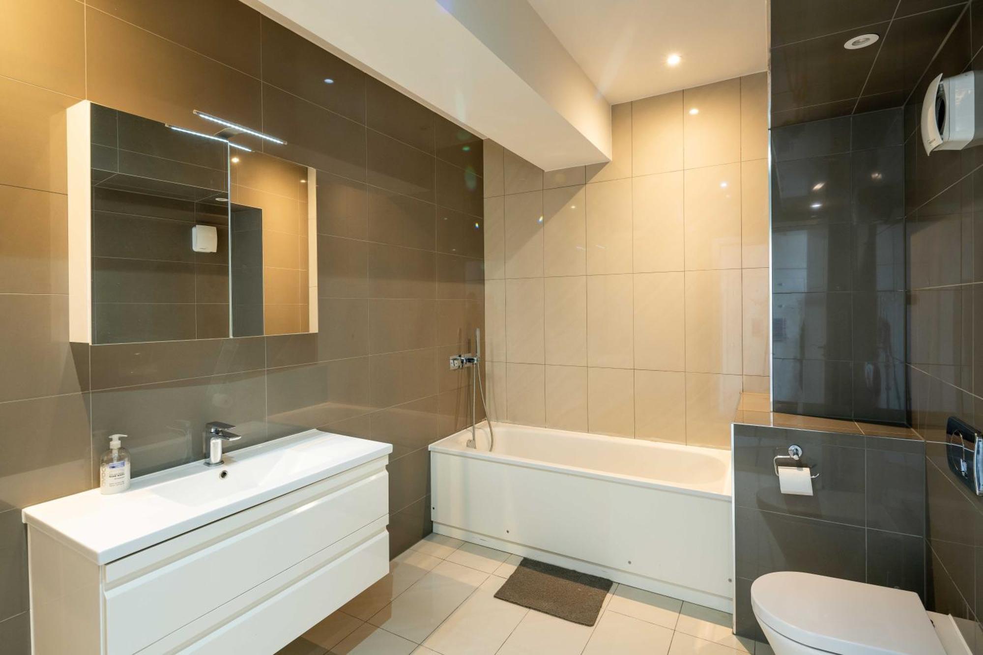 Guest house Equitable London