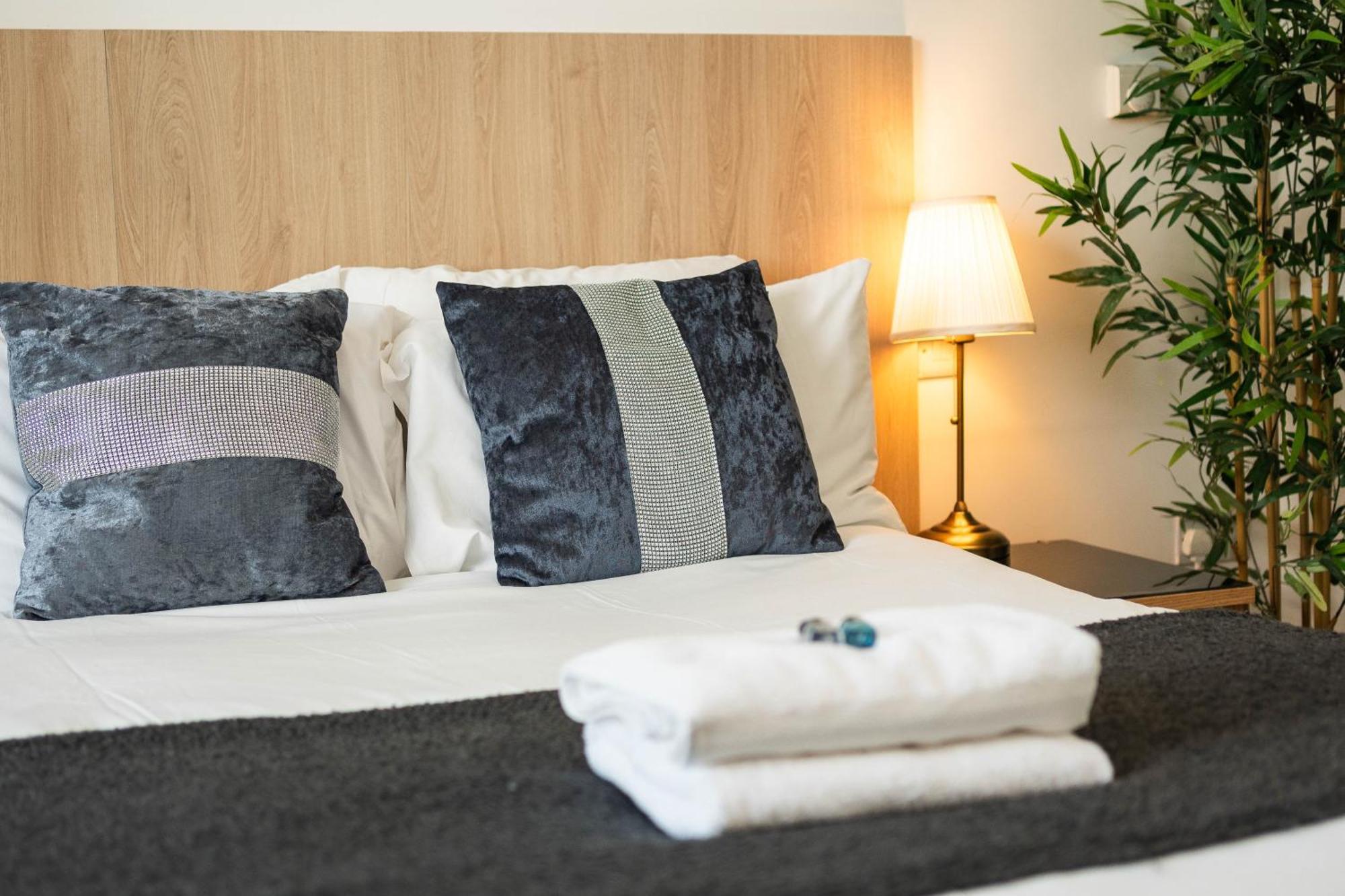 Guest house Equitable London