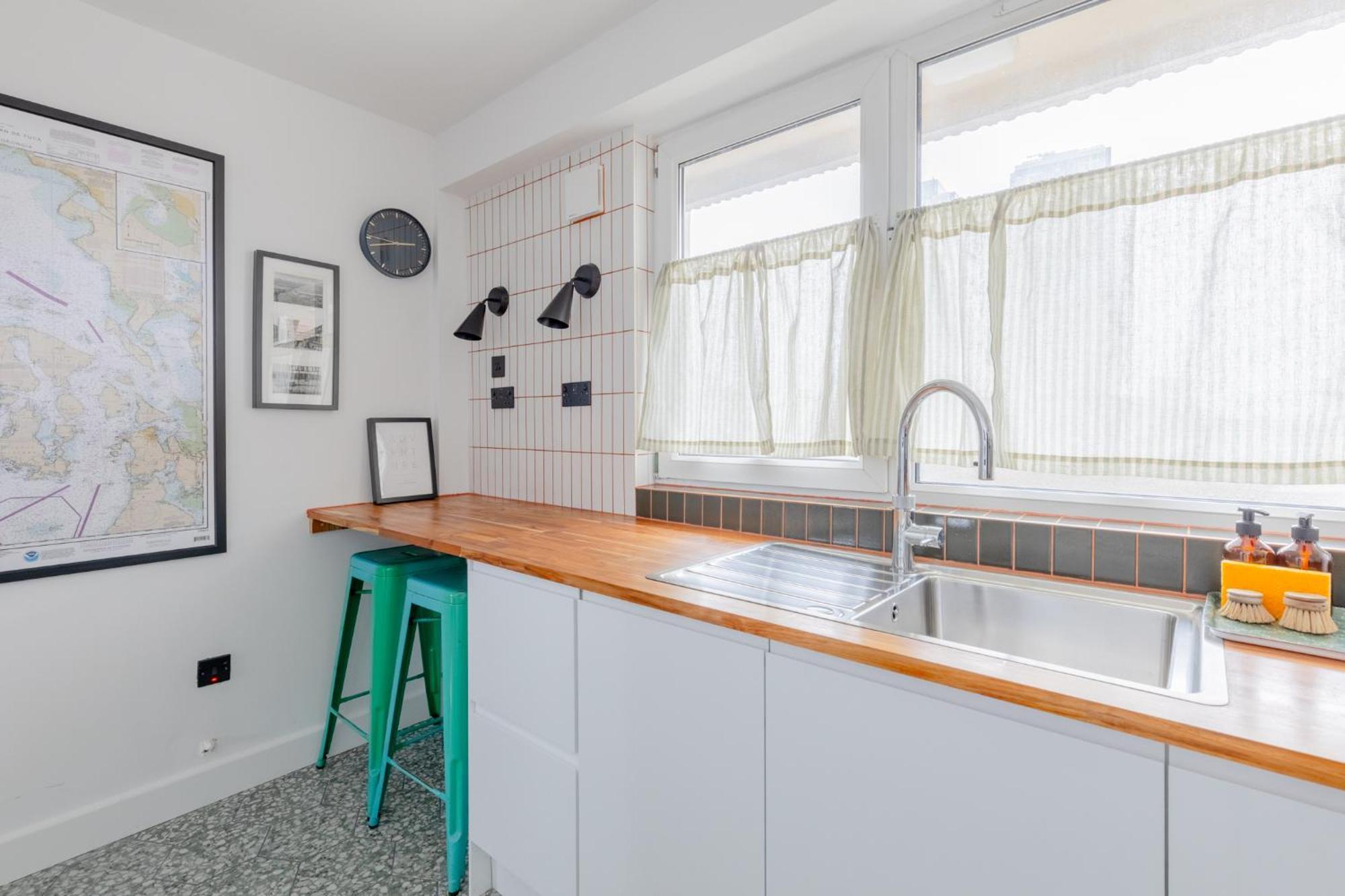 Apartment Bright And Stylish 2bd In Old Street W Views