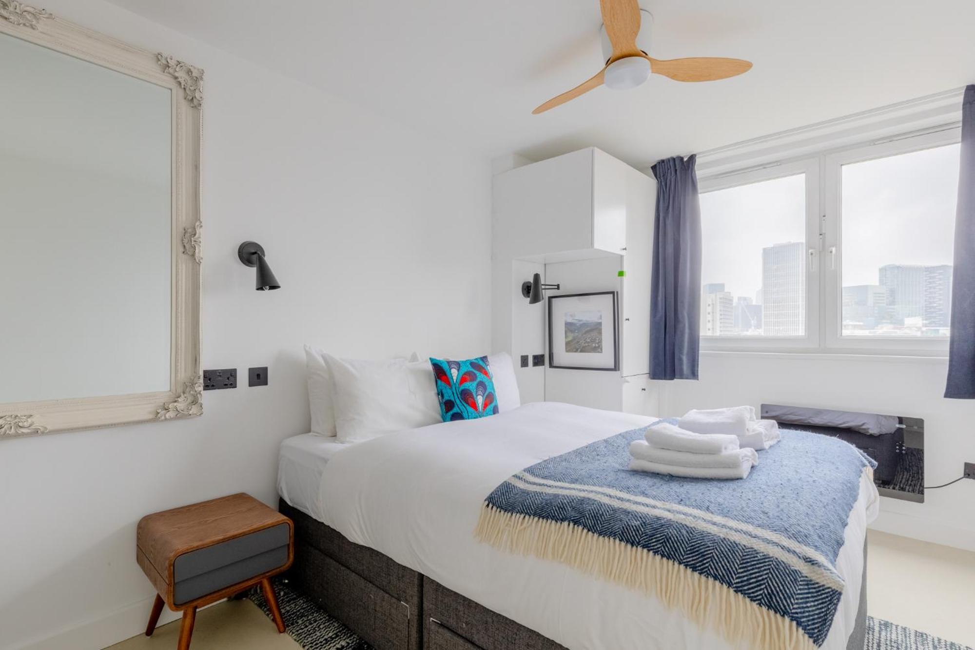 Bright And Stylish 2bd In Old Street W Views Apartment London