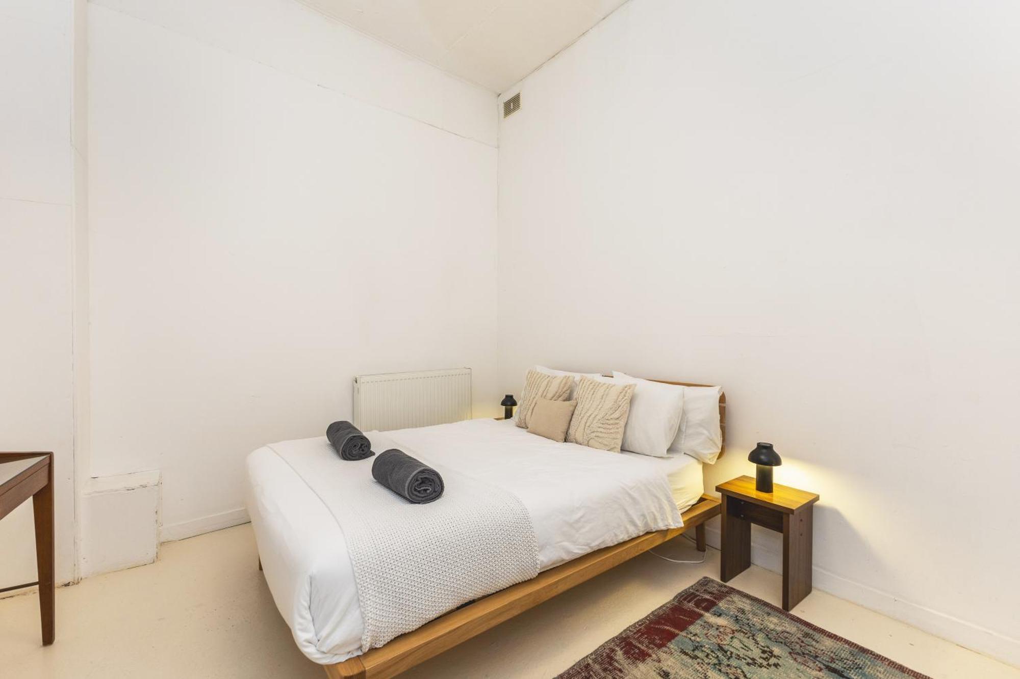 Apartment Bright & Spacious 2br Flat, Great Transport Links London