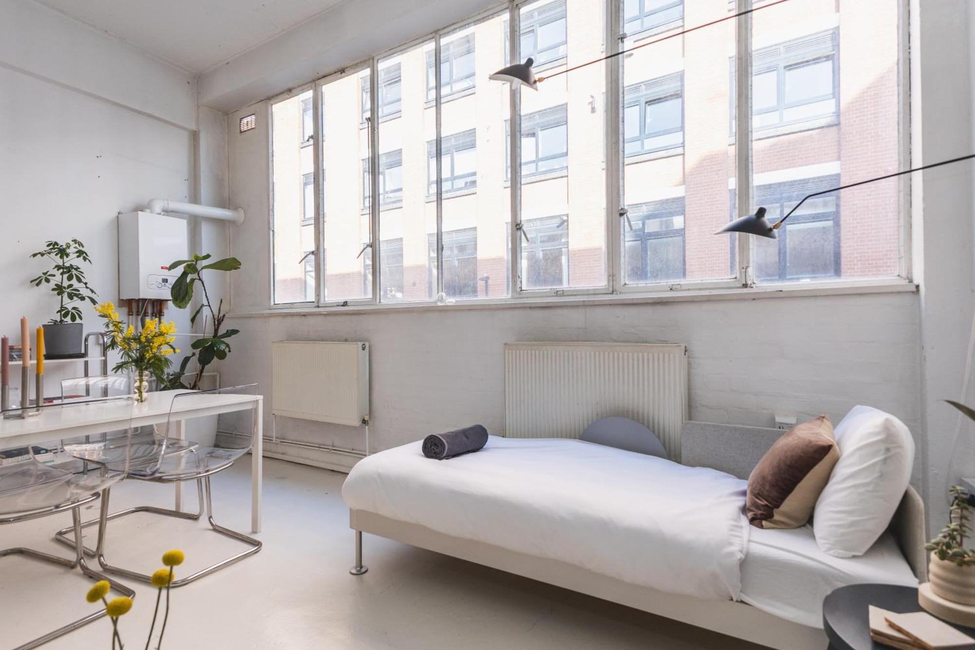 Bright & Spacious 2br Flat, Great Transport Links London
