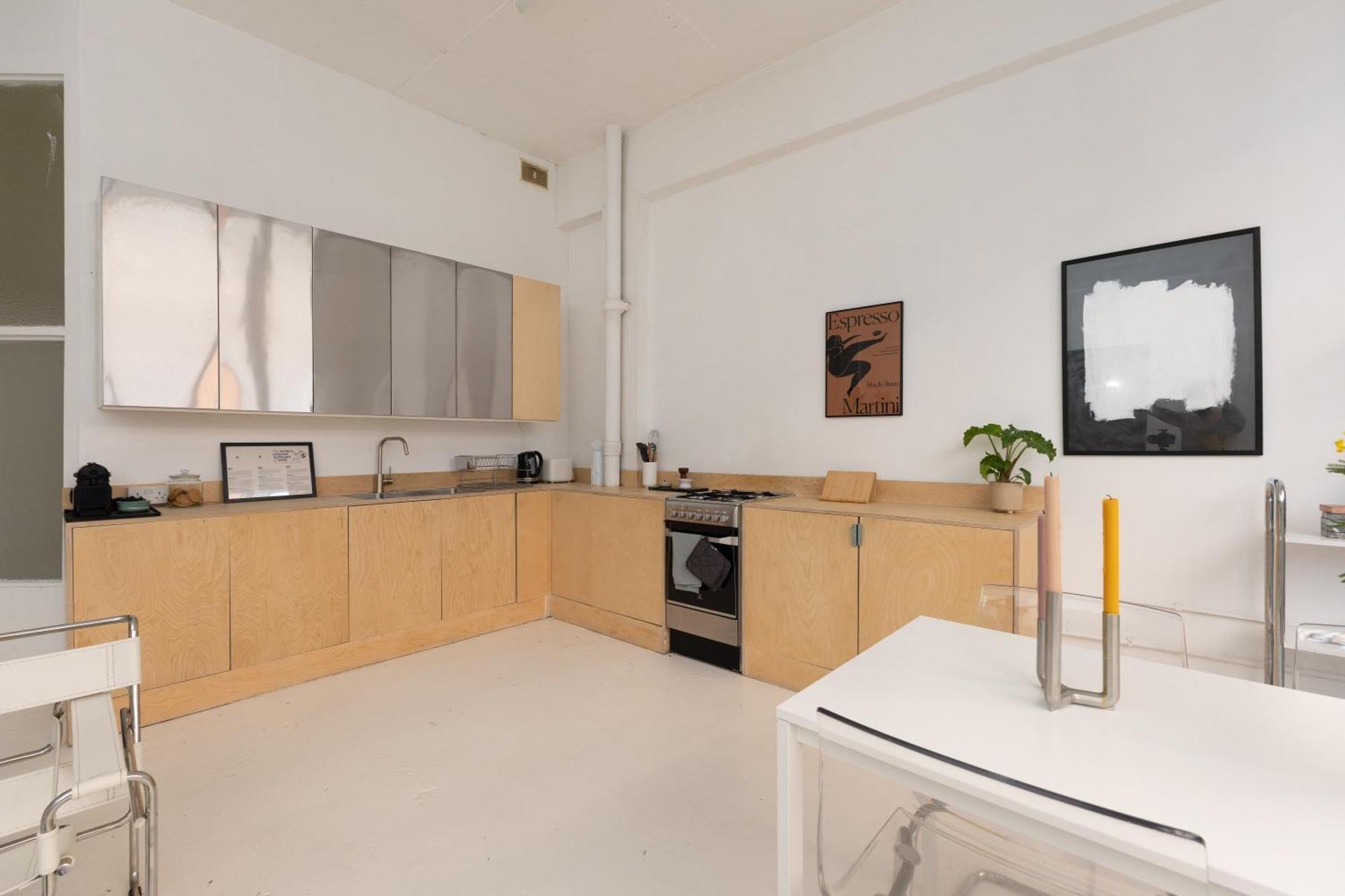 Apartment Bright & Spacious 2br Flat, Great Transport Links *