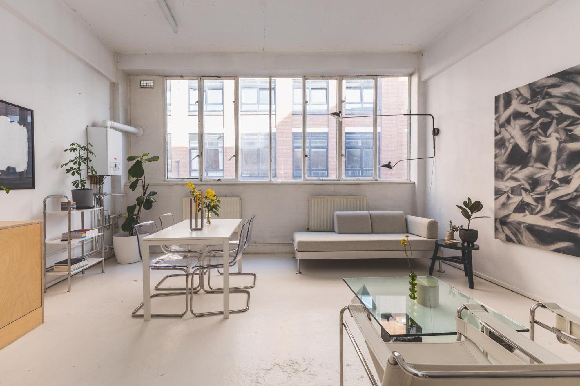 Bright & Spacious 2br Flat, Great Transport Links