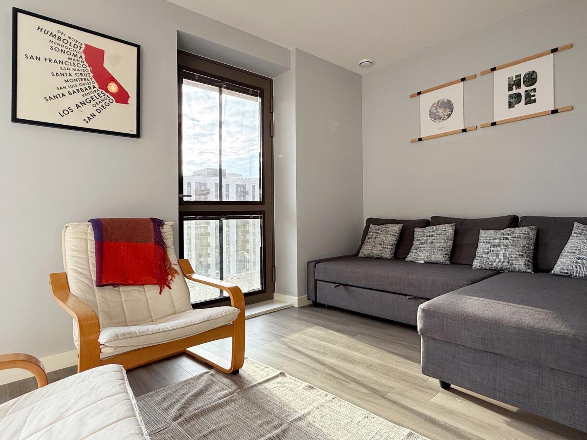 George's Place In Wembley - Close To Wembley Stadium & Wembley Arena Apartment