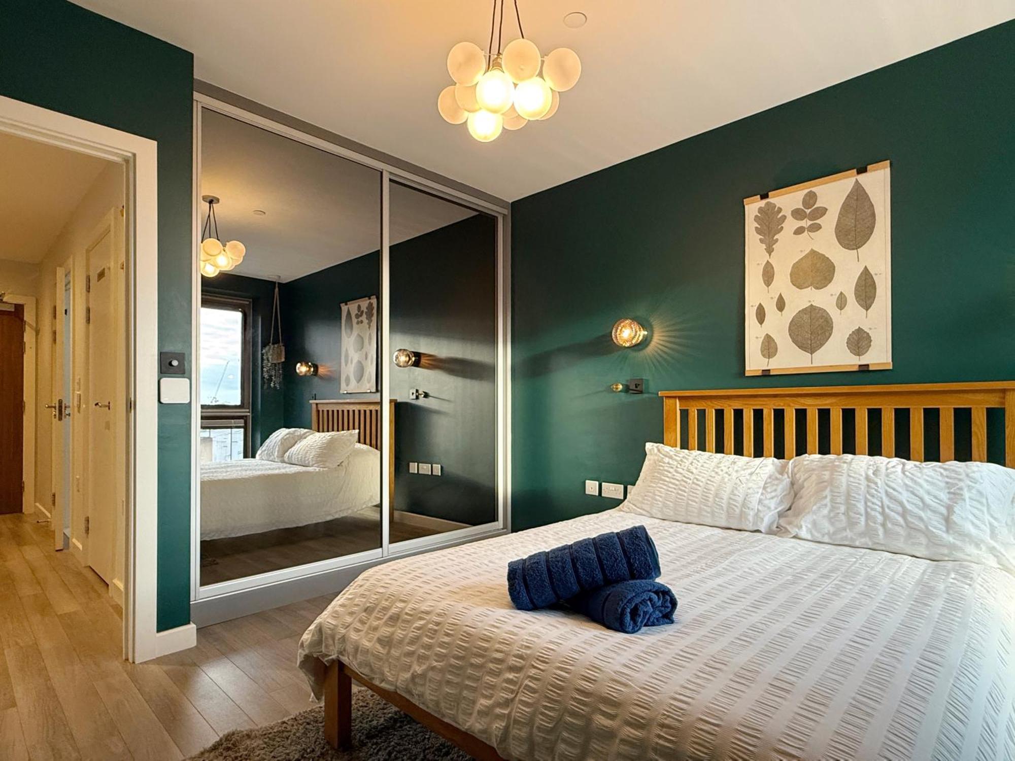 Apartment George's Place In Wembley - Close To Wembley Stadium & Wembley Arena