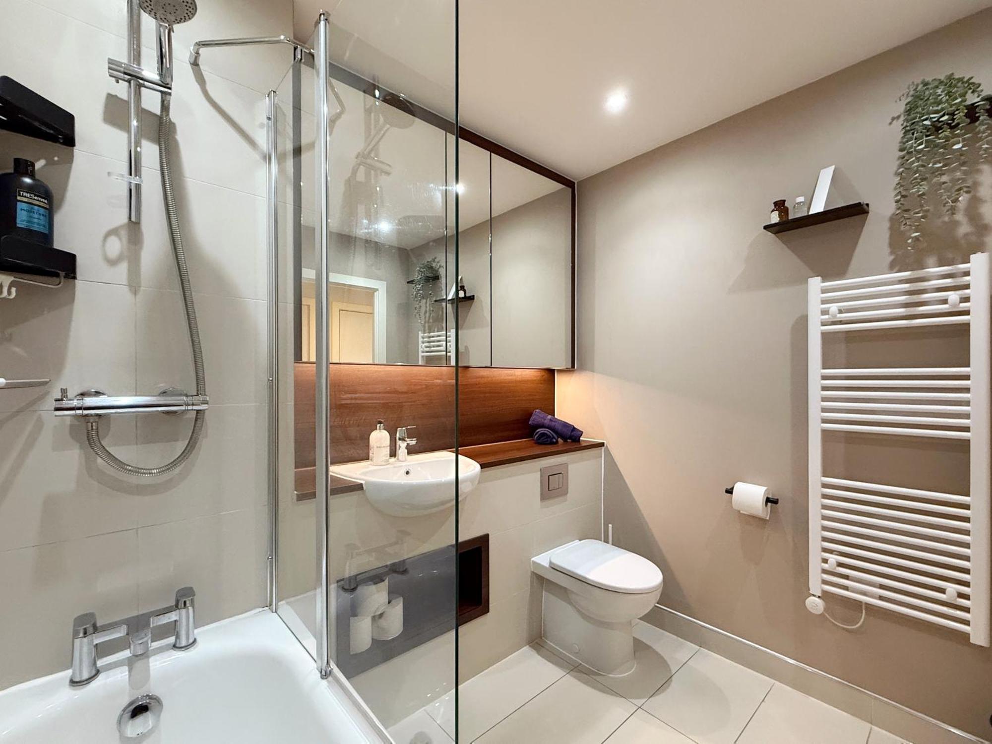 George's Place In Wembley - Close To Wembley Stadium & Wembley Arena *
