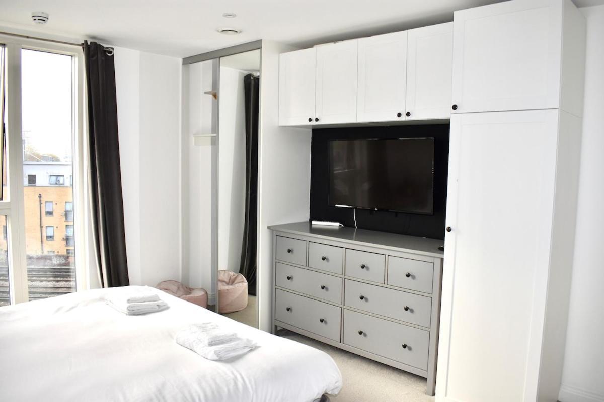 Apartment Breathtaking Camberwell Skyline Views London