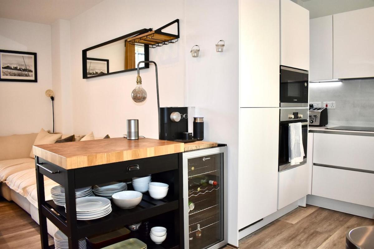 Breathtaking Camberwell Skyline Views Apartment