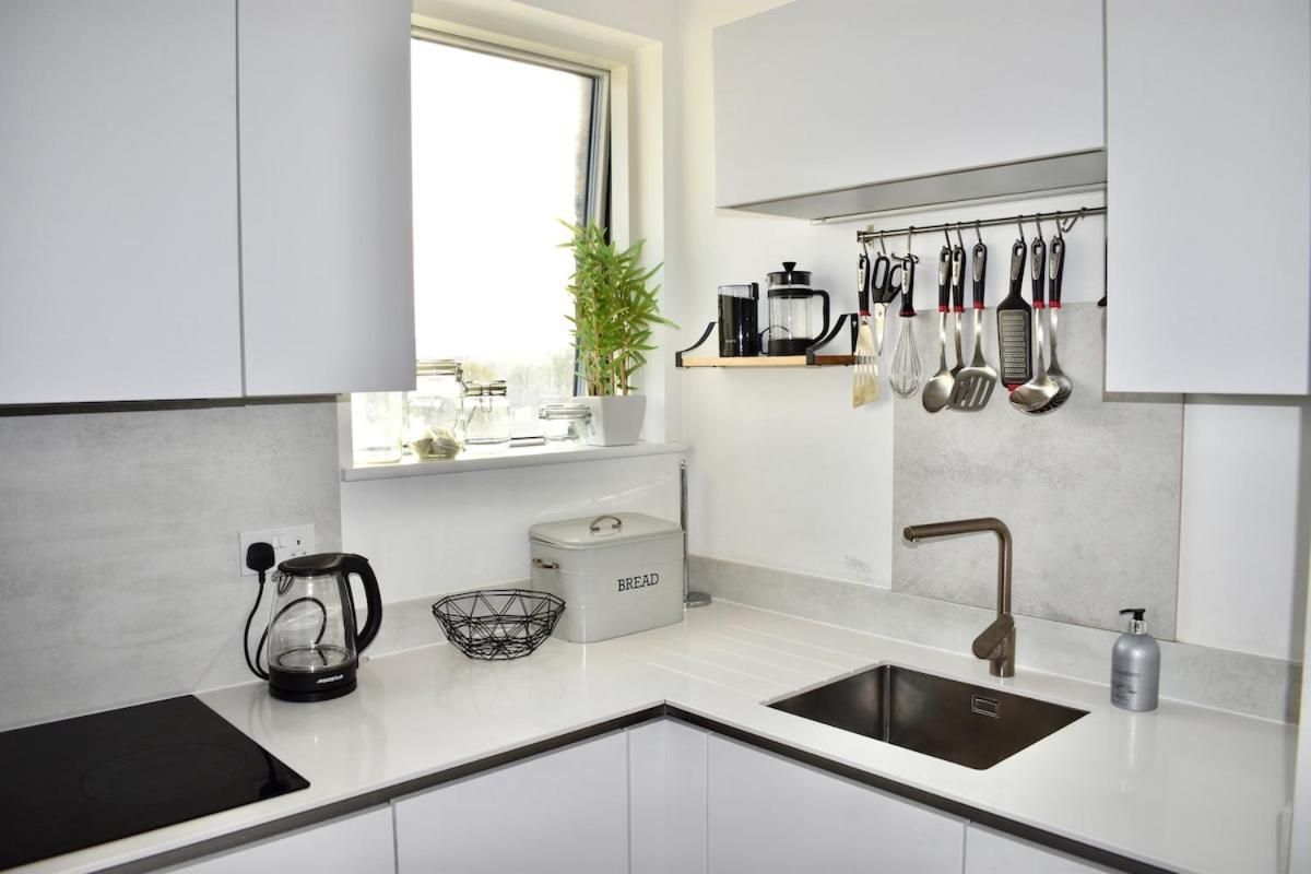 Breathtaking Camberwell Skyline Views Apartment *