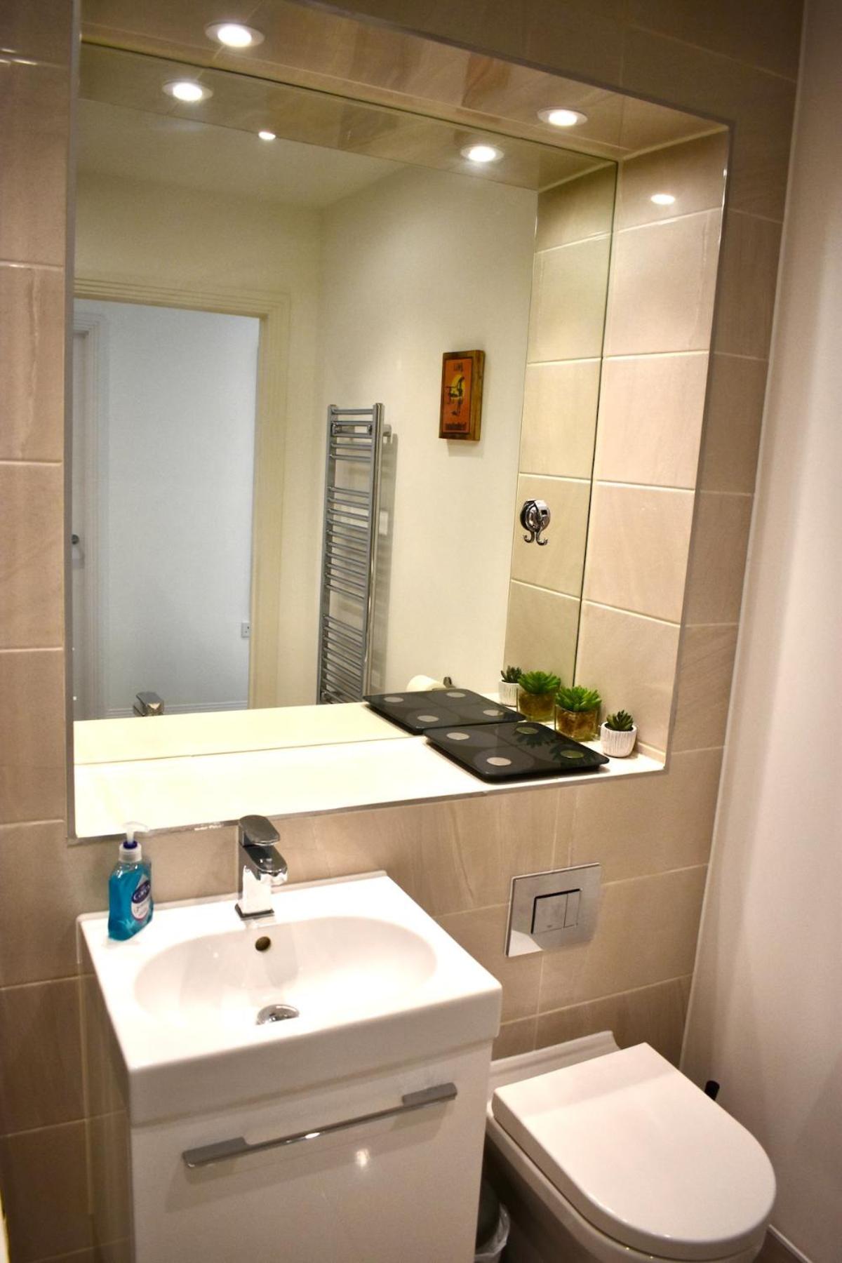 Breathtaking Camberwell Skyline Views Apartment *
