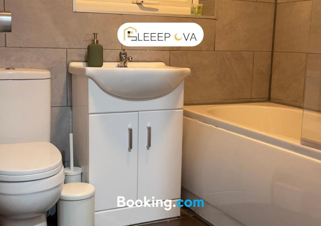 Premium Offers L Last-minute Escape L Luxury & Spacious 2 Bedroom Flat Families Business Relocation Sleepova Short Lets & Serviced