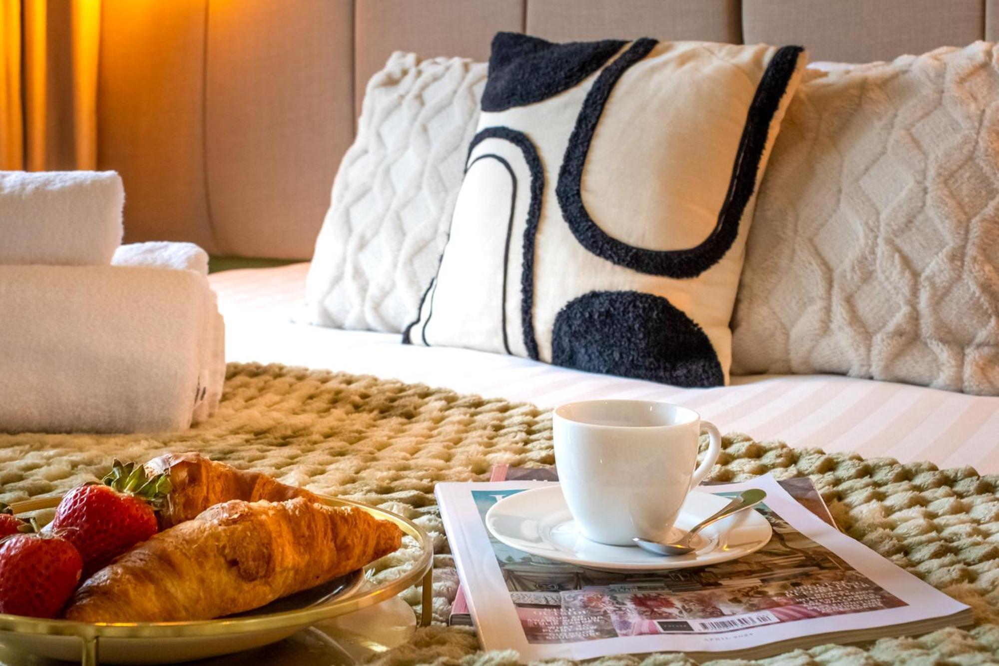 2br 2ba Sleeps 6 King Beds Views E1