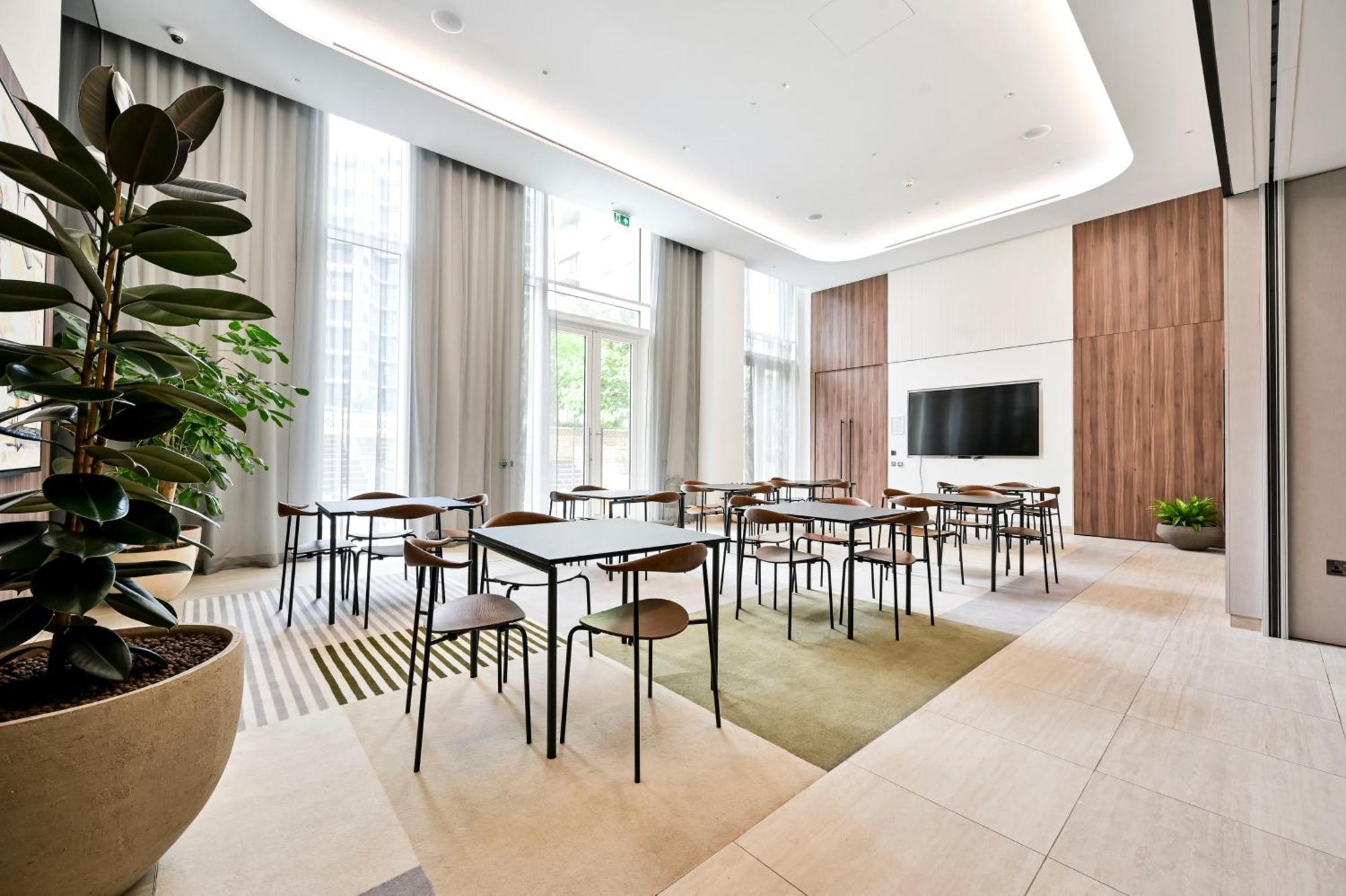 Apartment Luxury 2-Bed 2-Bath Apartment -White City -Steps To Tube Station