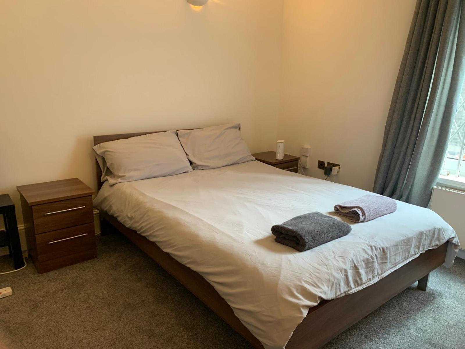 Cosy Modern 2 Bedroom Trafalgar Square Apartment