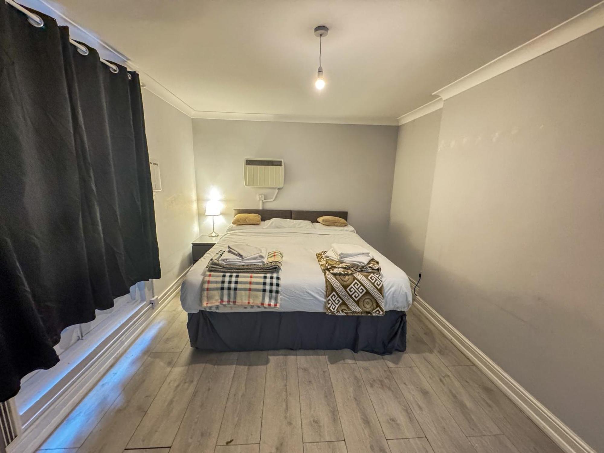 Queensborough Apartment, Apartment