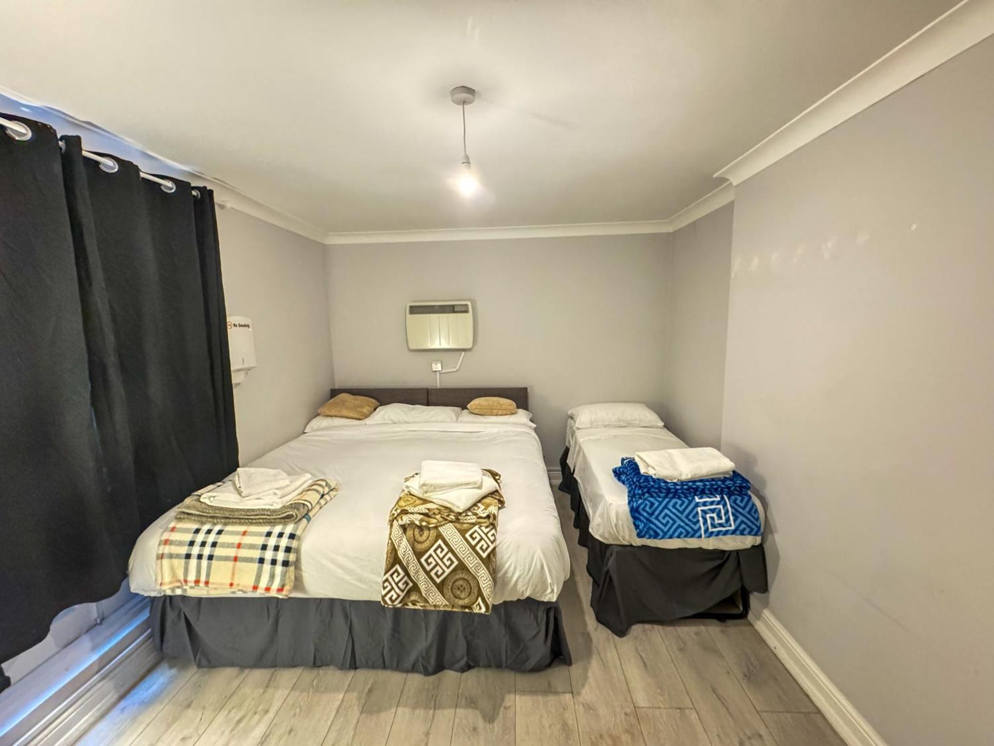 Queensborough Apartment, * London