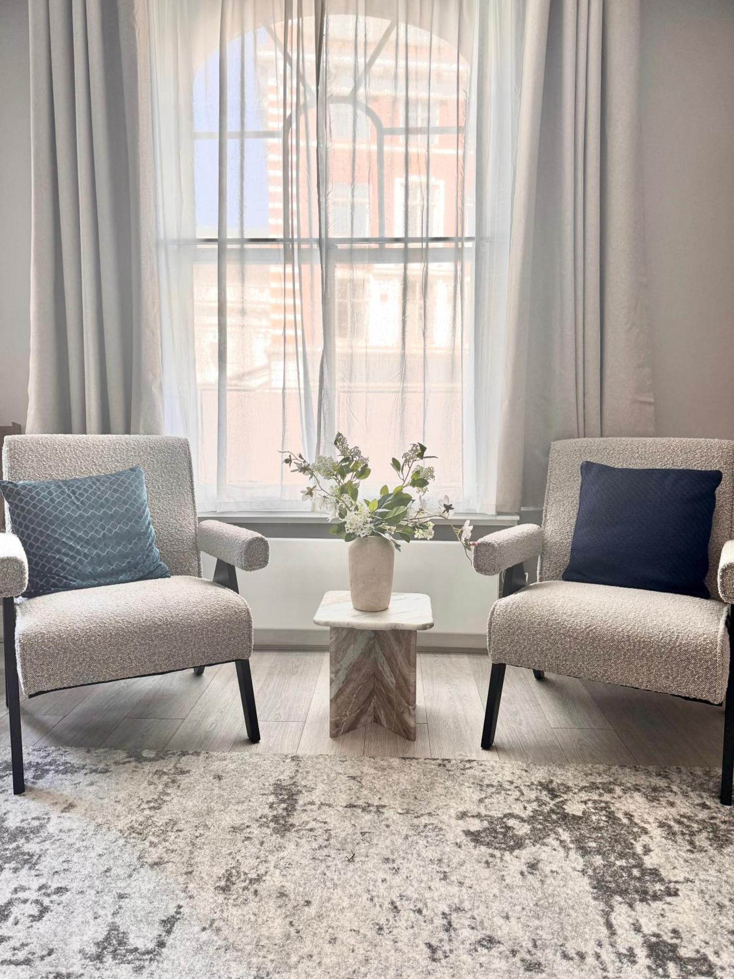 Apartment Stunning 2br In The Heart Of Chelsea
