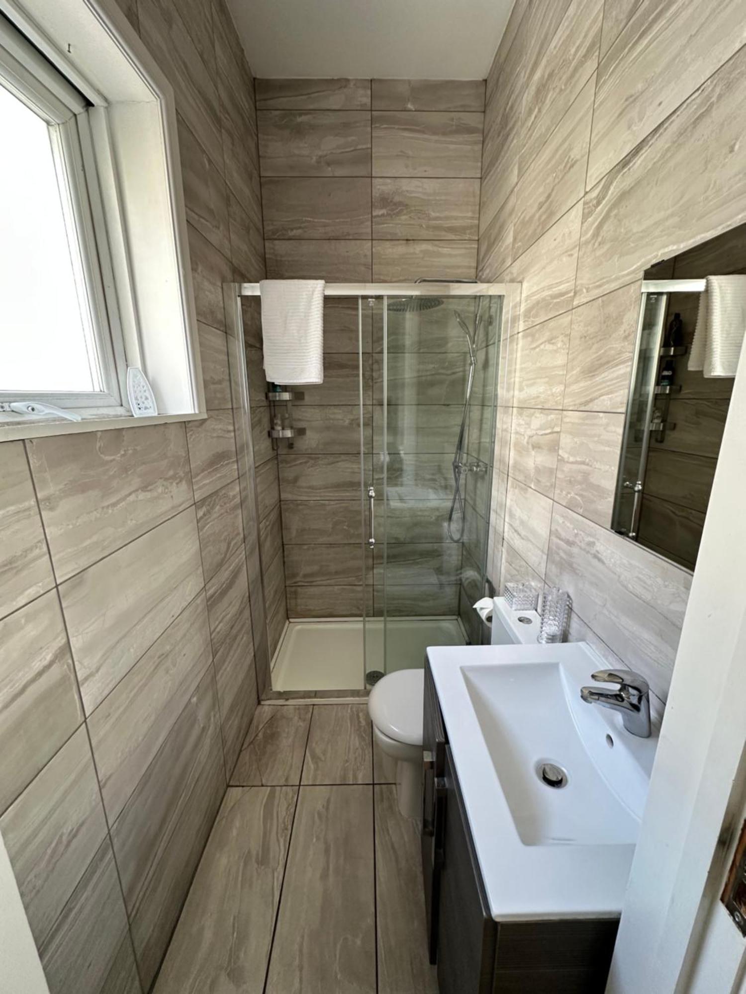 Apartment Spacious Near Hyde Park London