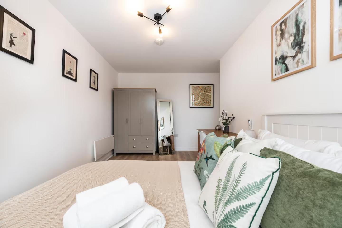 Apartment Bright 3 Bed 2 Bath With Air Con In Clerkenwell Pass The Keys *