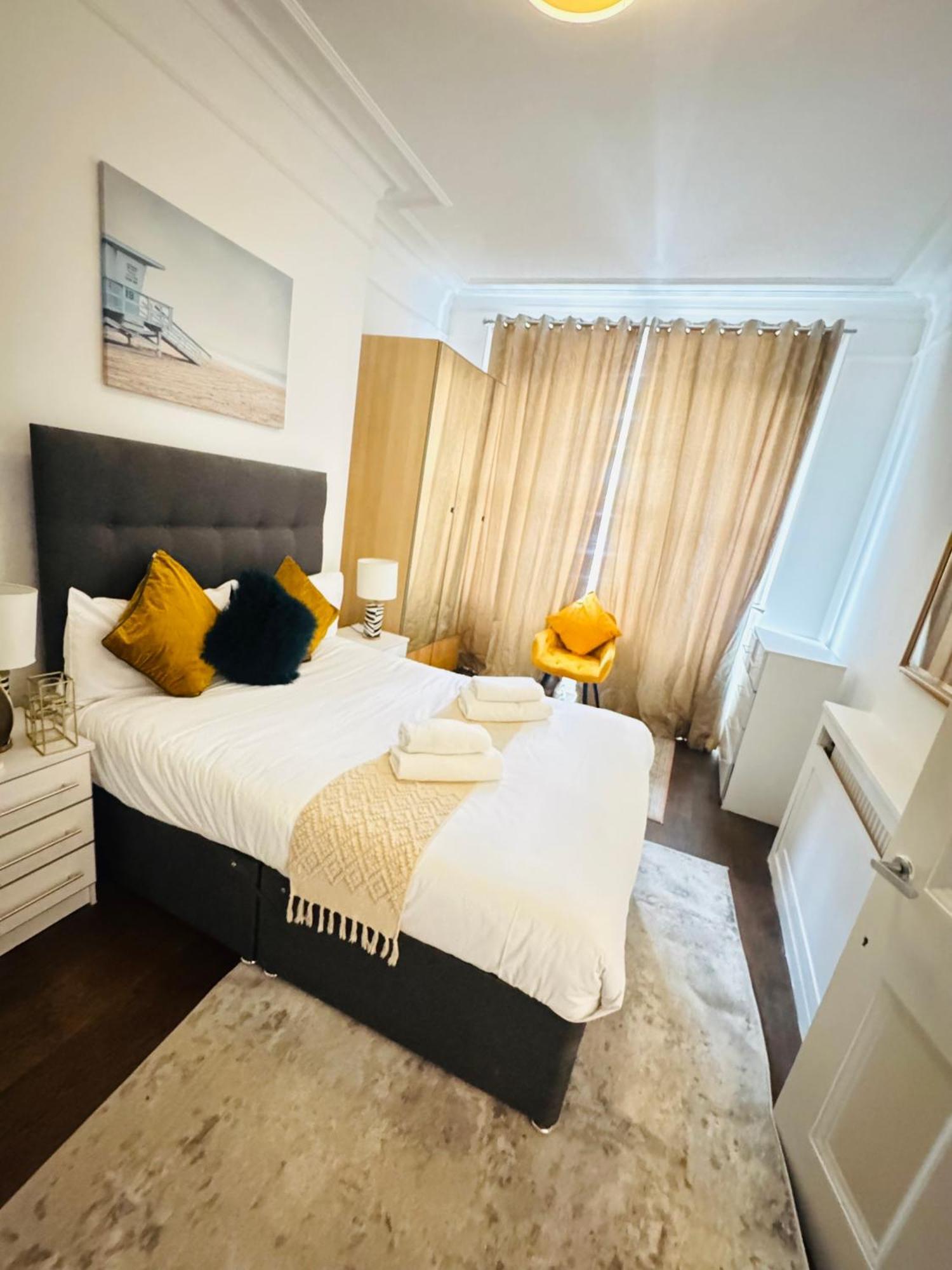 Family Four Bedroom Near Oxford Street London