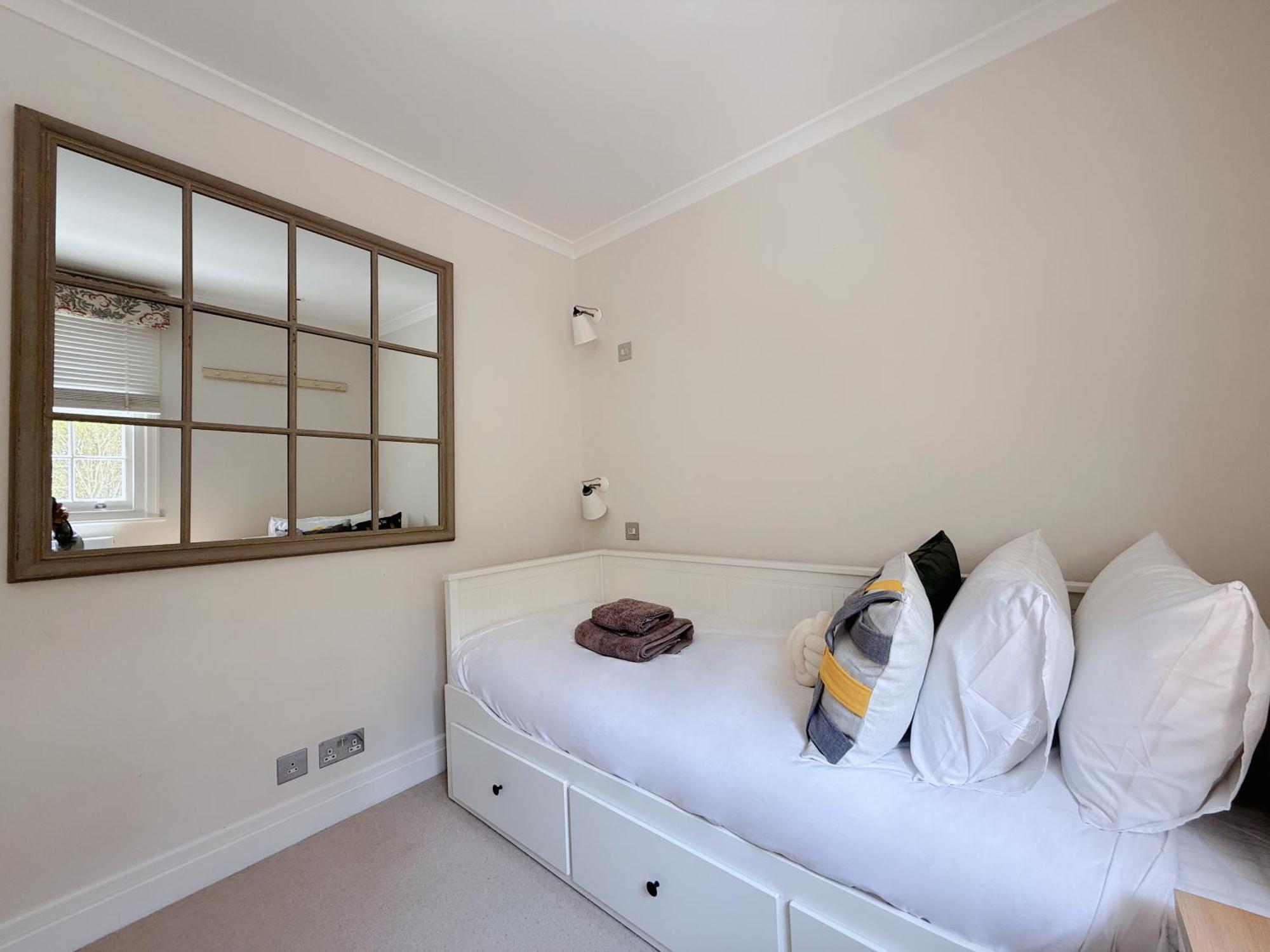 Villa Stylish 3-bedroom Terrace House Near Earls Court London