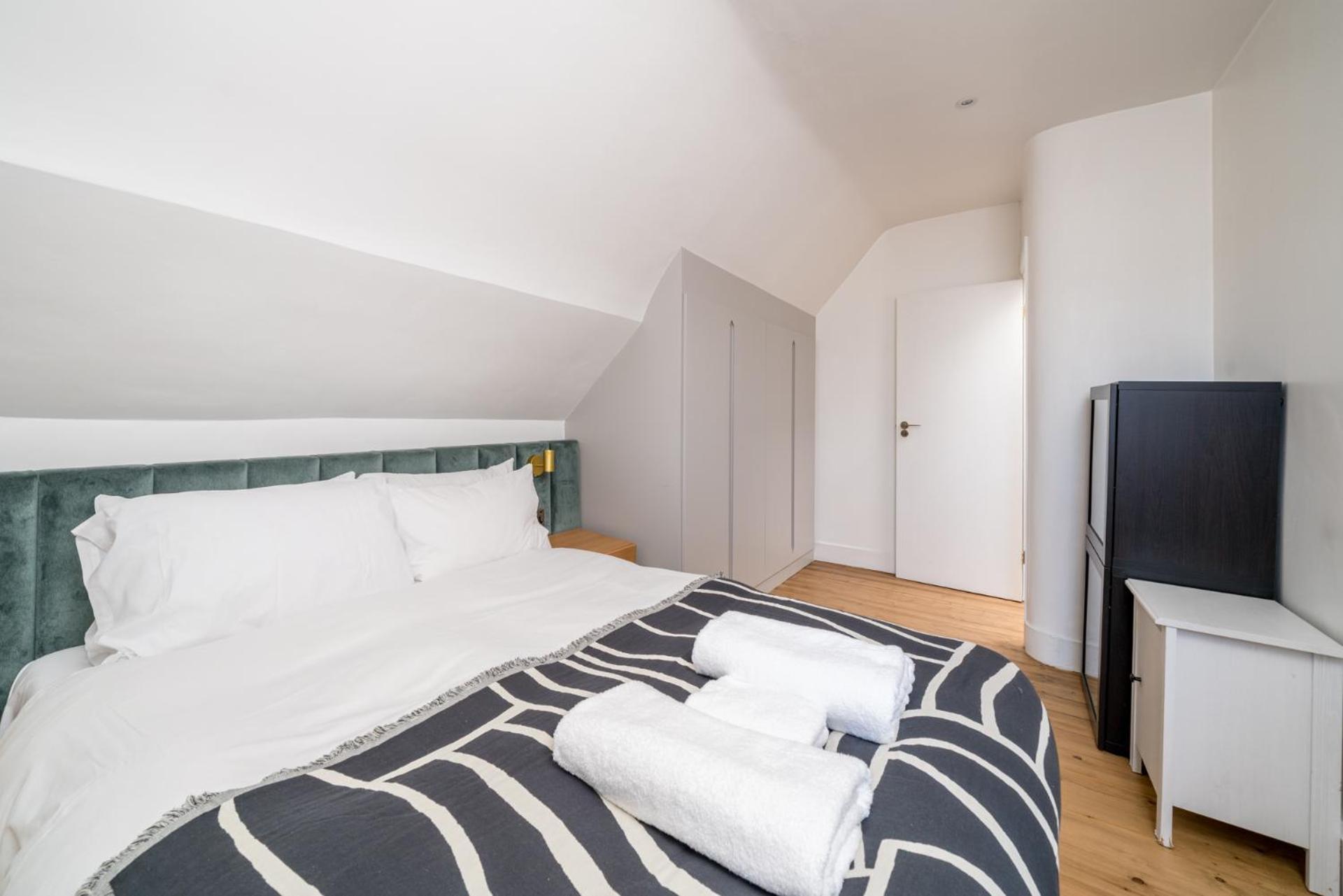 Boutique 2br With Roof Terrace Near Tube - West Kensington London