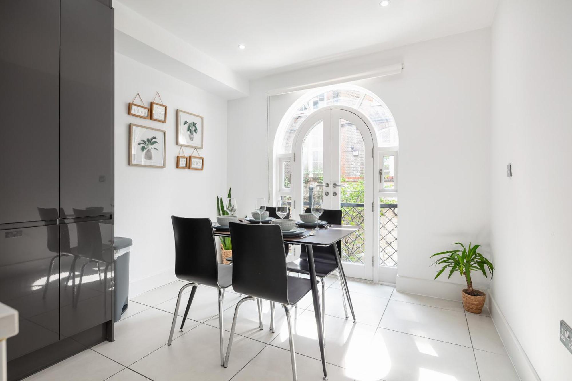 Stylish 2br With Garden By St Pancras International Apartment London