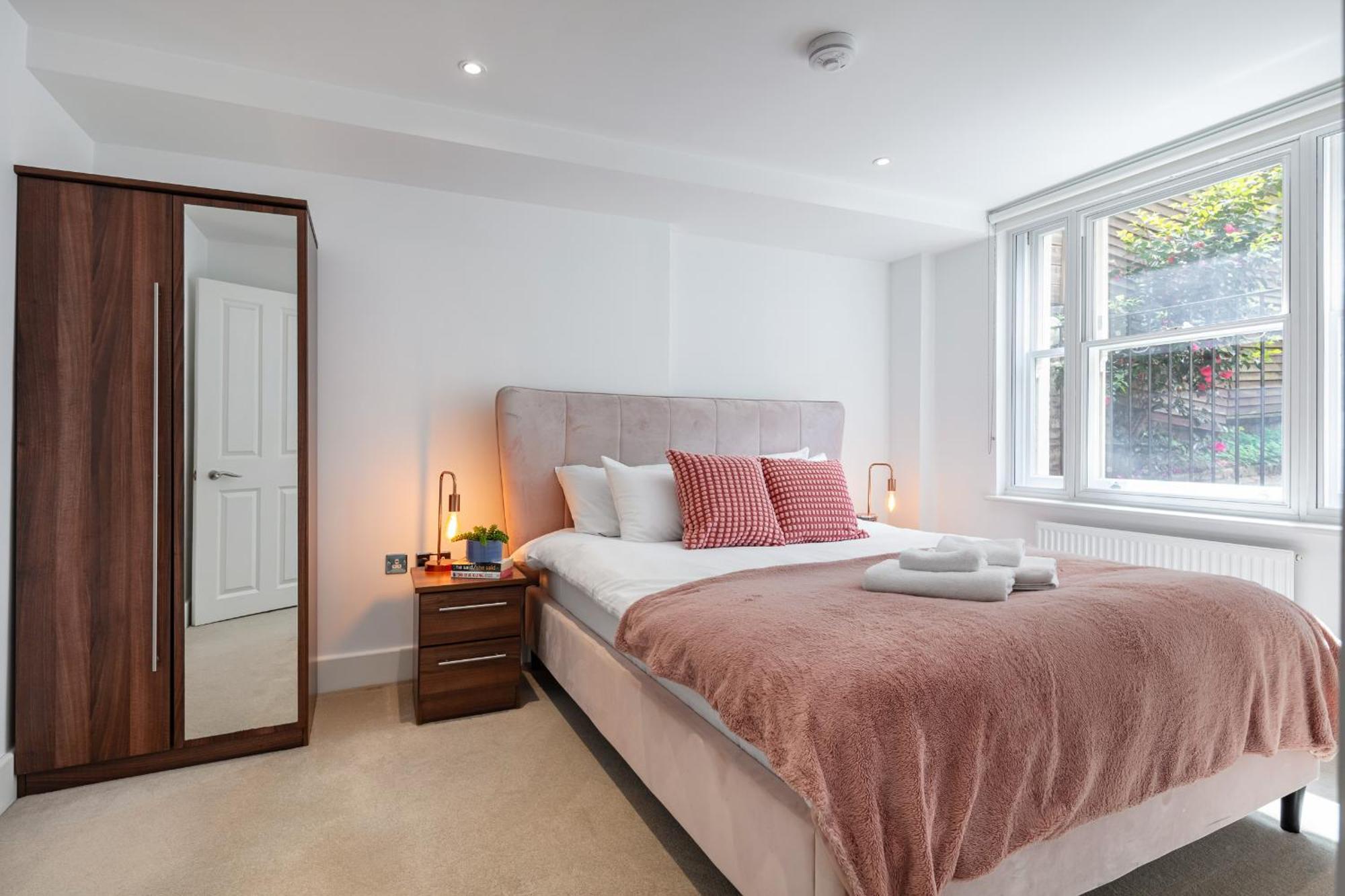 Stylish 2br With Garden By St Pancras International * London