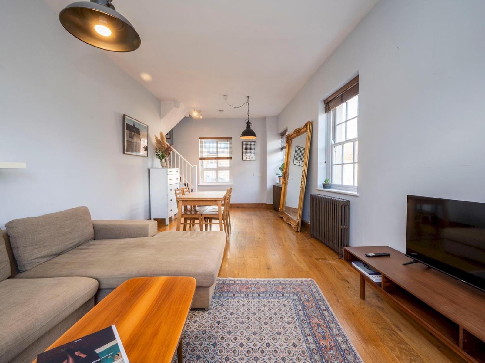 Holiday home Pass The Keys Unique 1 Bed Over 3 Floors With Private Terrace *
