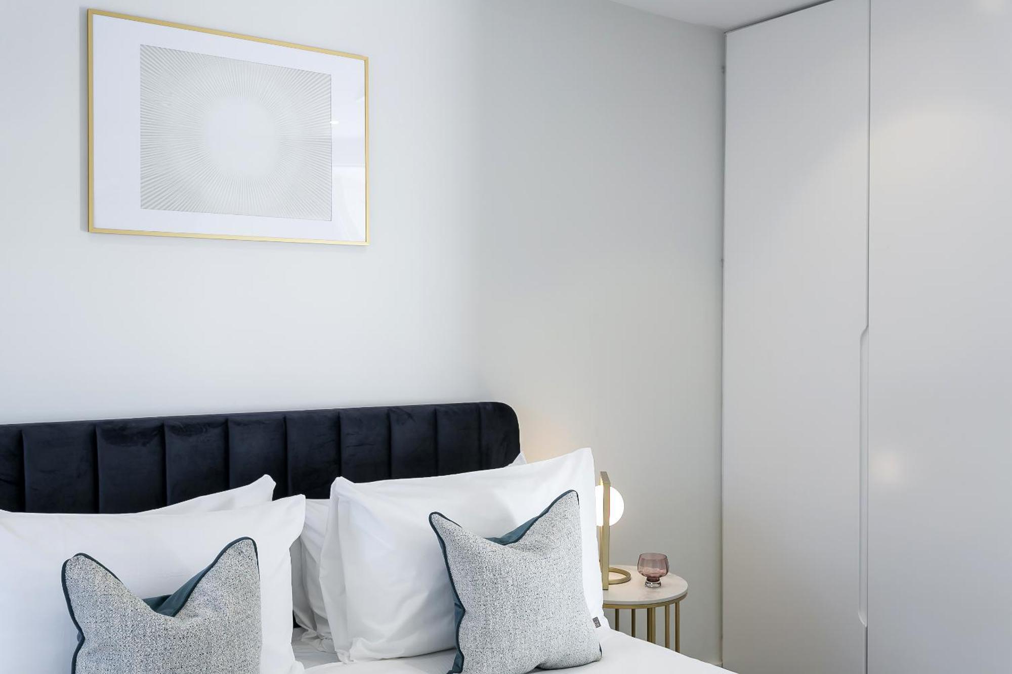 Urban Chic - York Street Apartment London