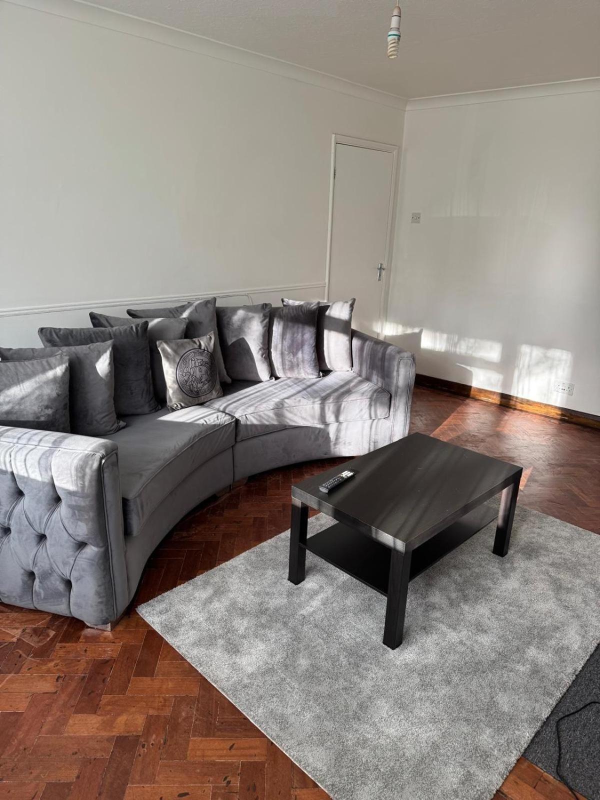Cosy 2-bed Maisonette With Private Garage In Wembley * London