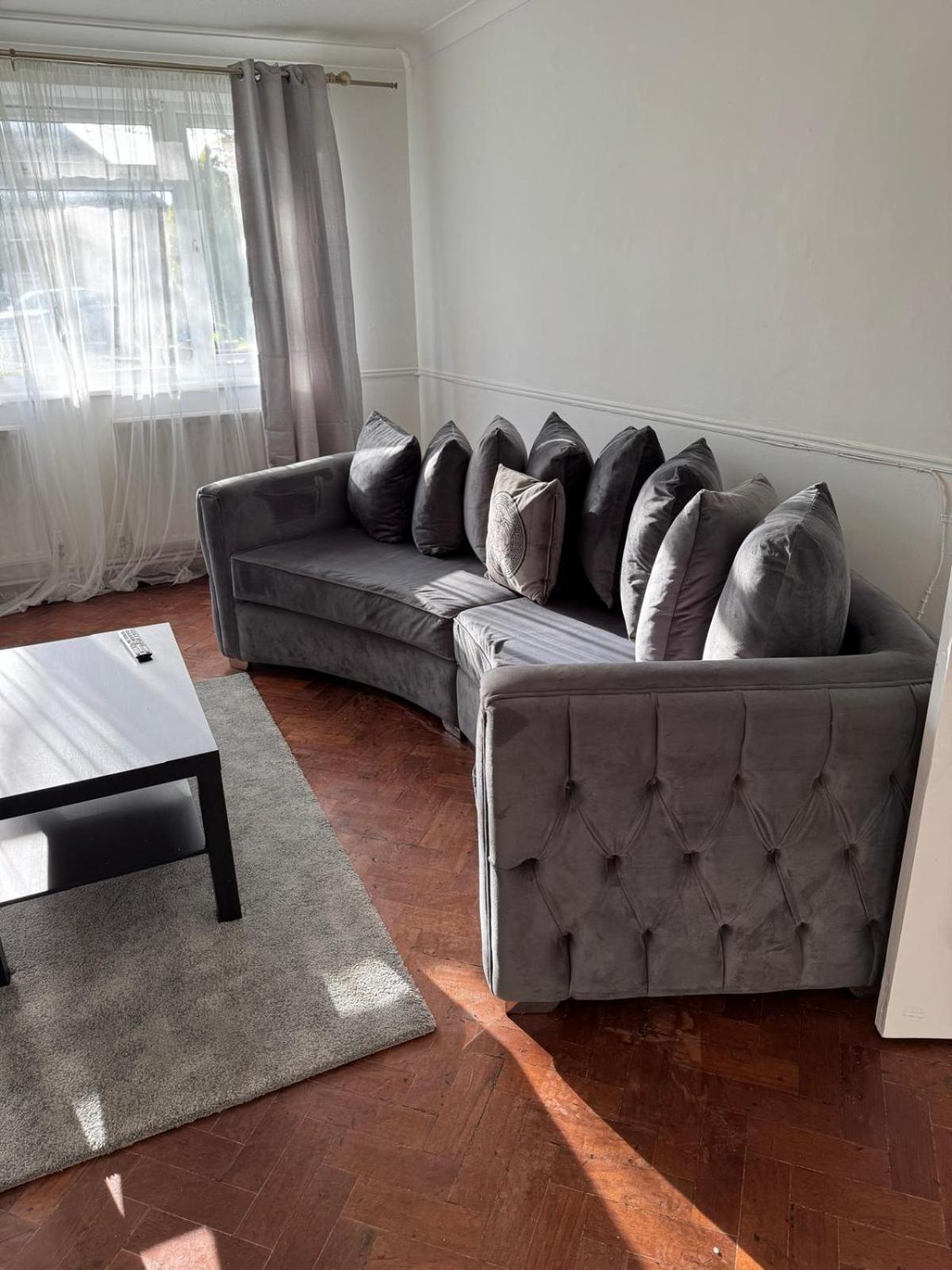 Cosy 2-bed Maisonette With Private Garage In Wembley Apartment *