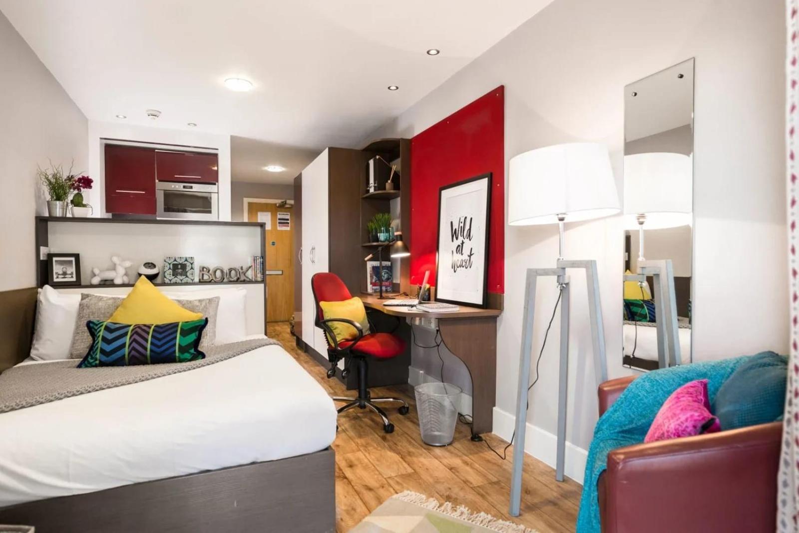 Stunning At Dashwood In For Students Only Apartment *