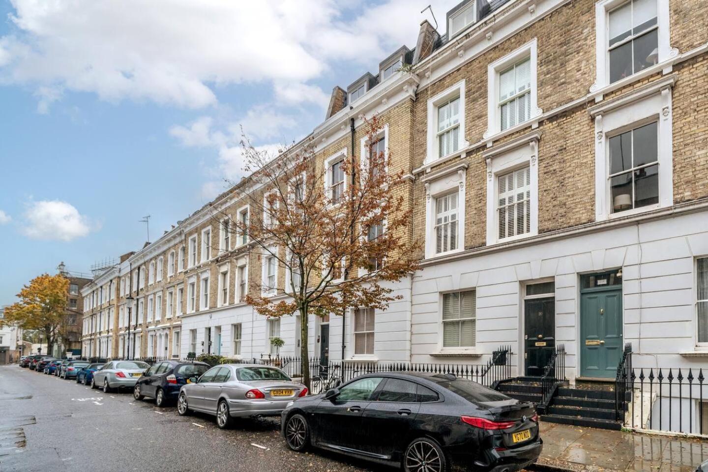 Niru Experience Elegant In Kensington London