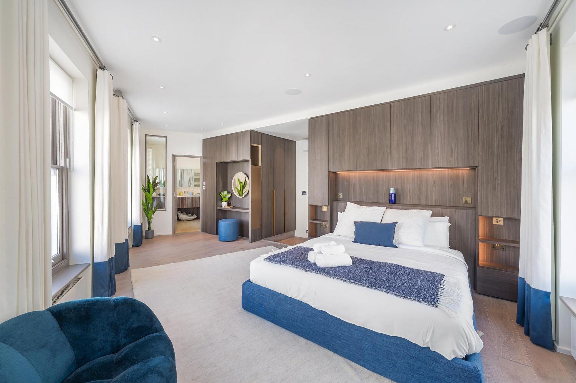 Brand New Refurbishment Townhouse In Notting Hill Near Portobello Road With Ac Air Conditioning & Roof Terrace London