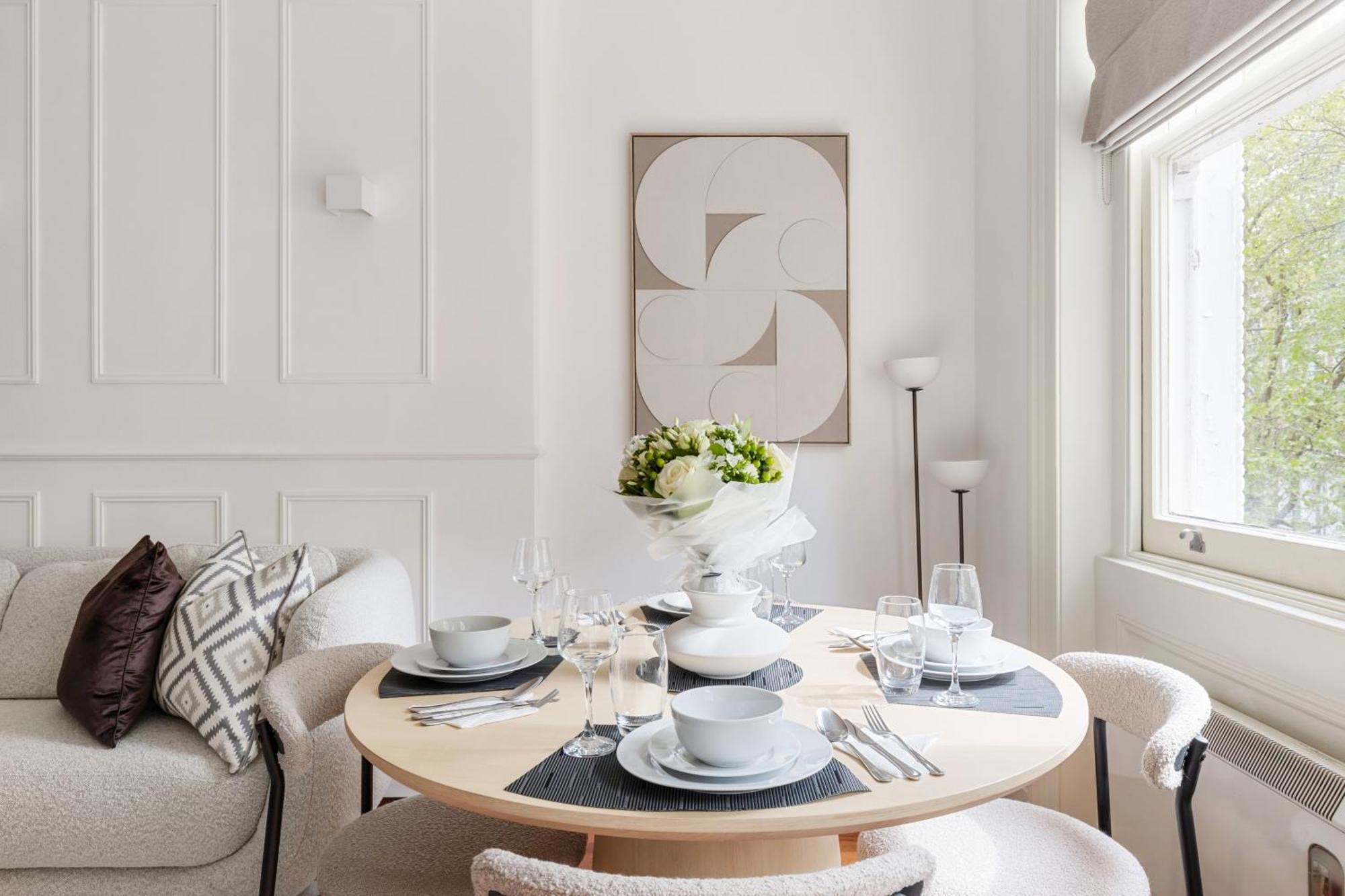Luxury Corner - La Reserve Knightsbridge * London