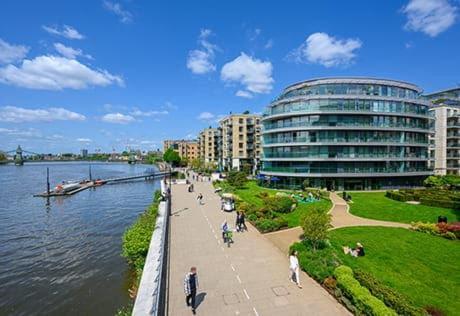 Apartment Prime Location - Stylish Retreat - Wifi & Netflix *