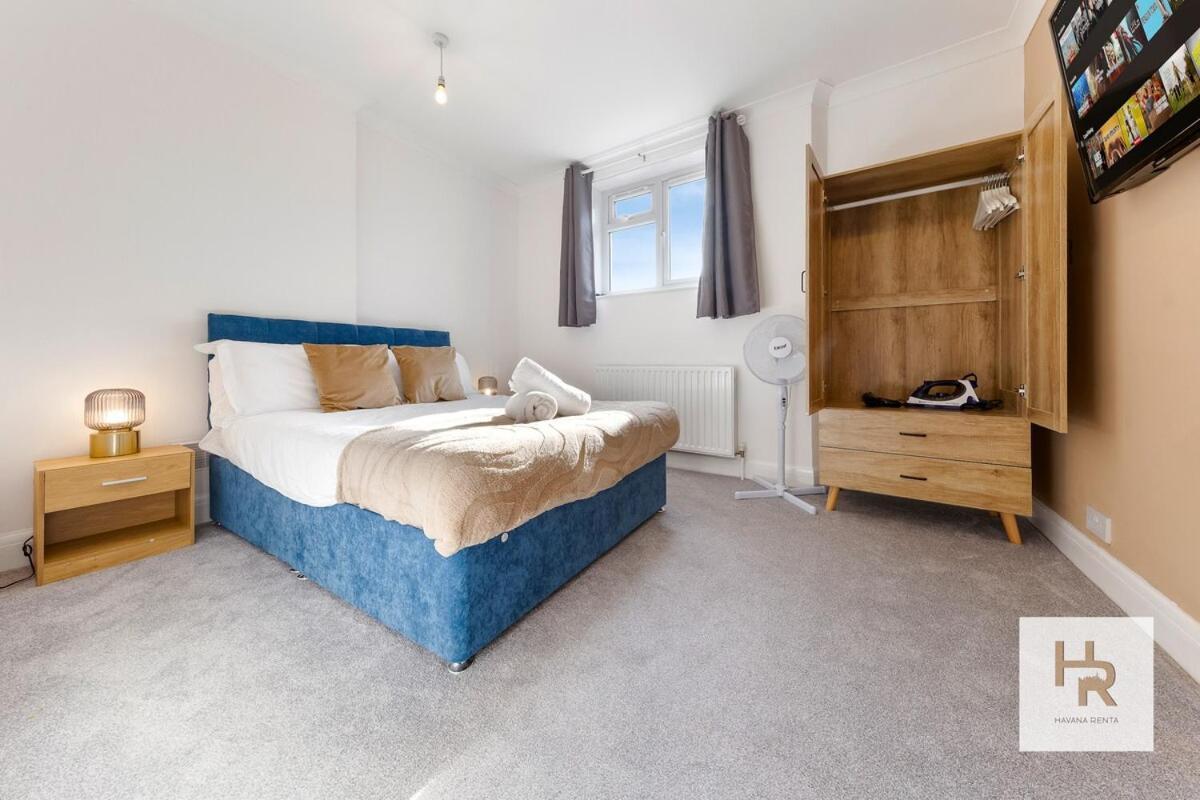 Prime Location - Stylish Retreat - Wifi & Netflix