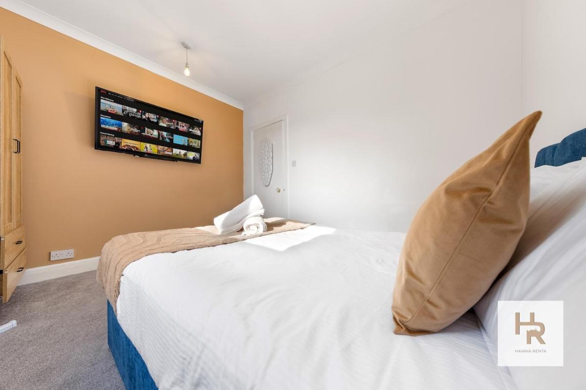 Prime Location - Stylish Retreat - Wifi & Netflix Apartment