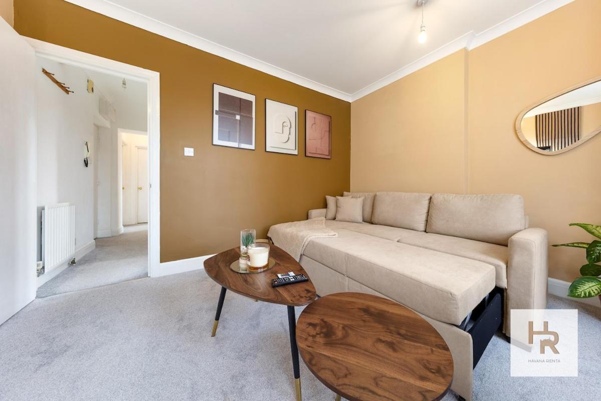 Apartment Prime Location - Stylish Retreat - Wifi & Netflix