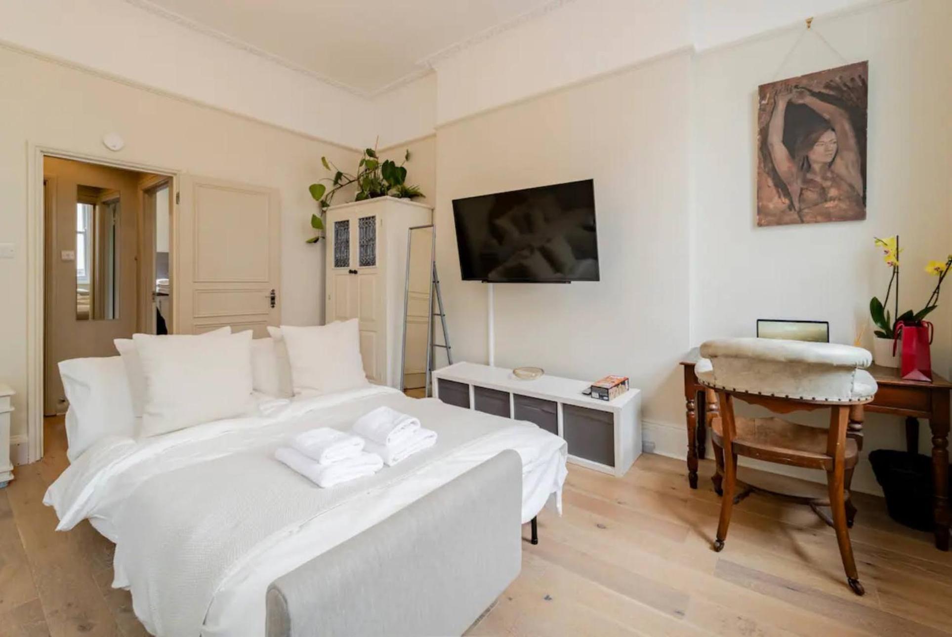 Apartment Chic Marylebone Village W Premium Mattress And 55 Inch Tv, By The Design Traveller *