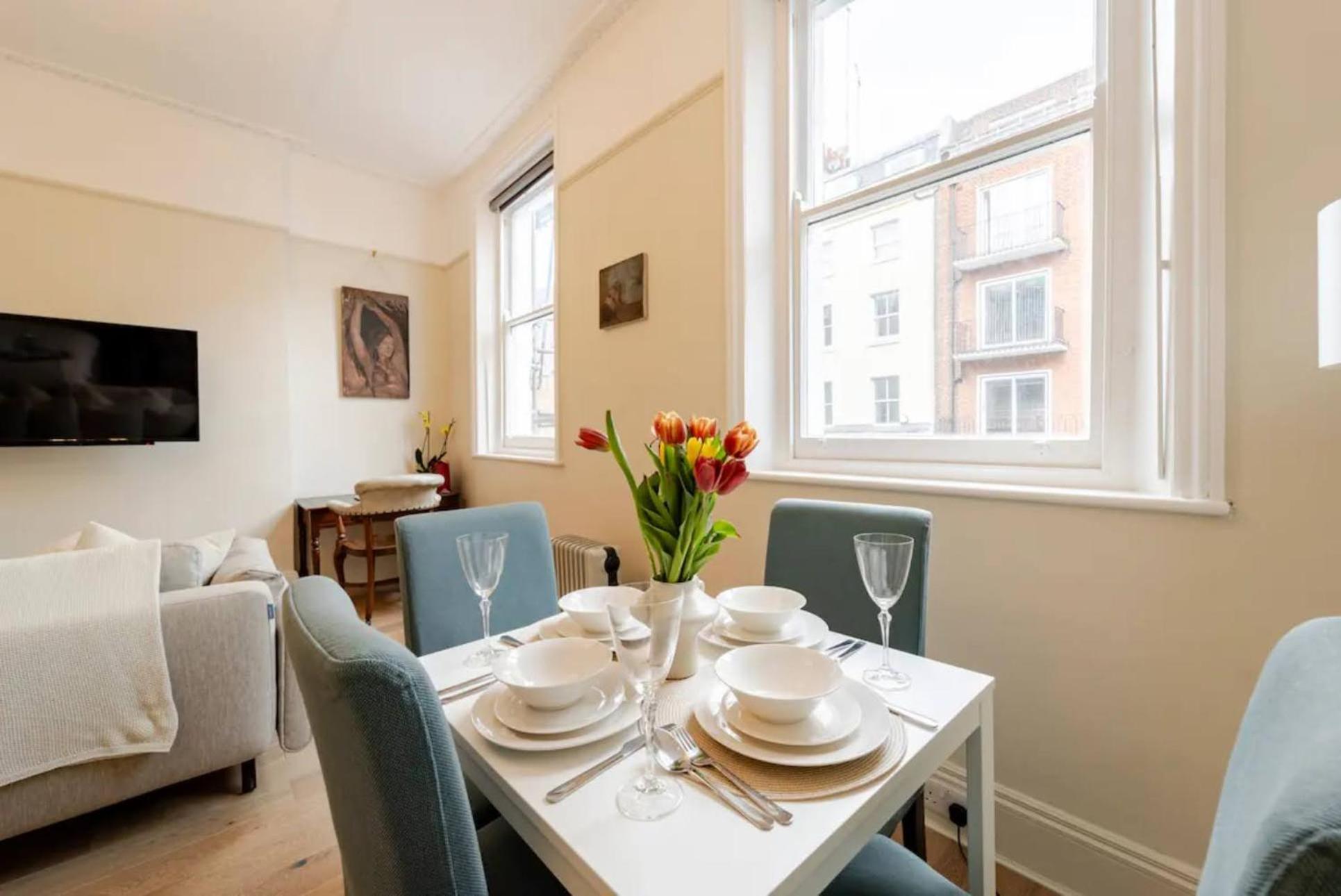 Apartment Chic Marylebone Village W Premium Mattress And 55 Inch Tv, By The Design Traveller London