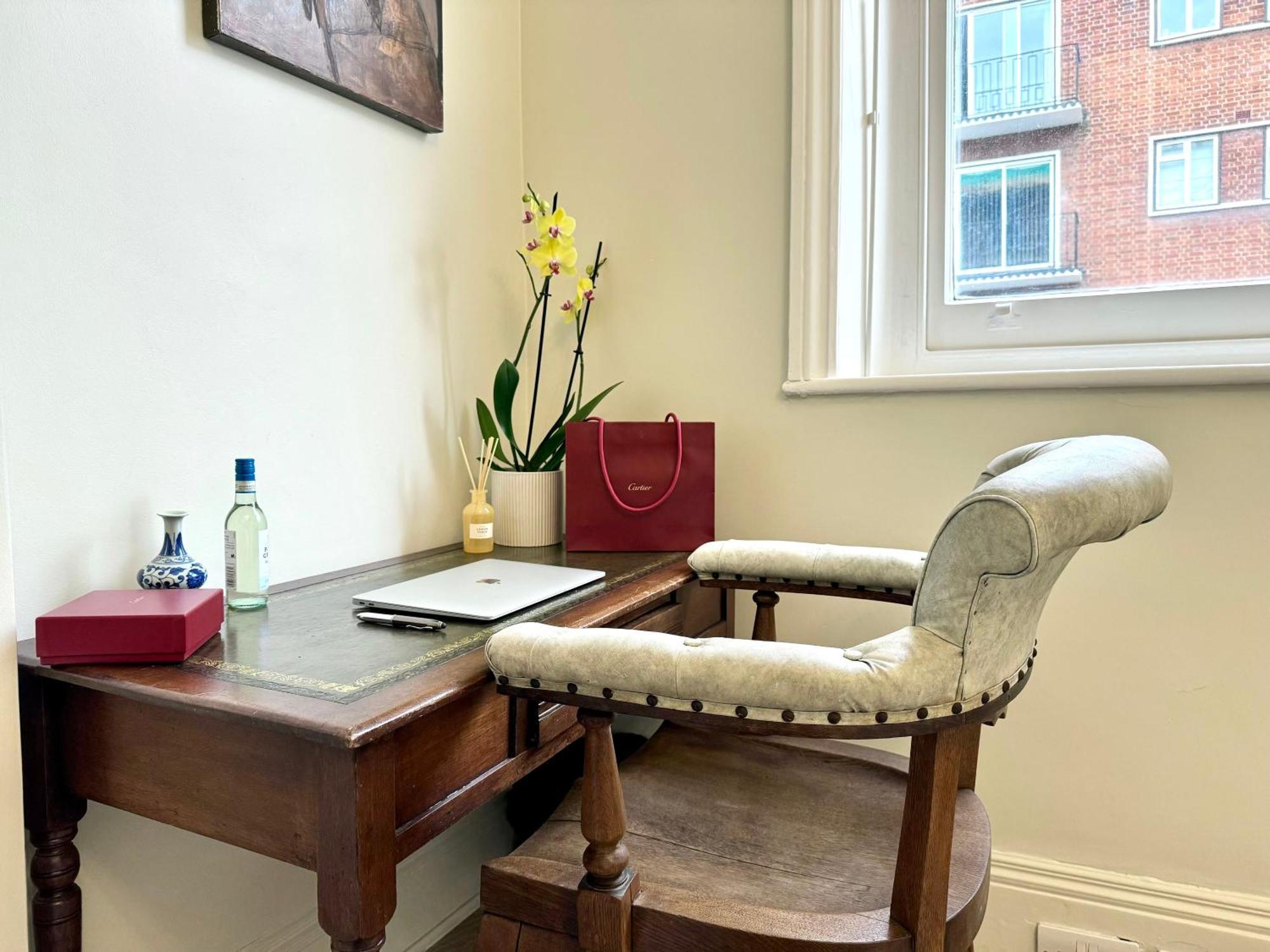Chic Marylebone Village W Premium Mattress And 55 Inch Tv, By The Design Traveller Apartment