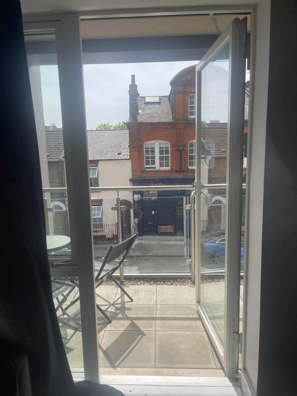 Apartment Sweet Ivy One Bedroom Flat London