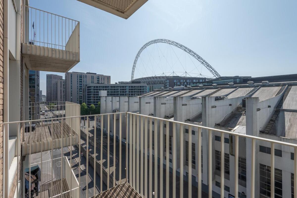 Stunning With Private Terrace Apartment London