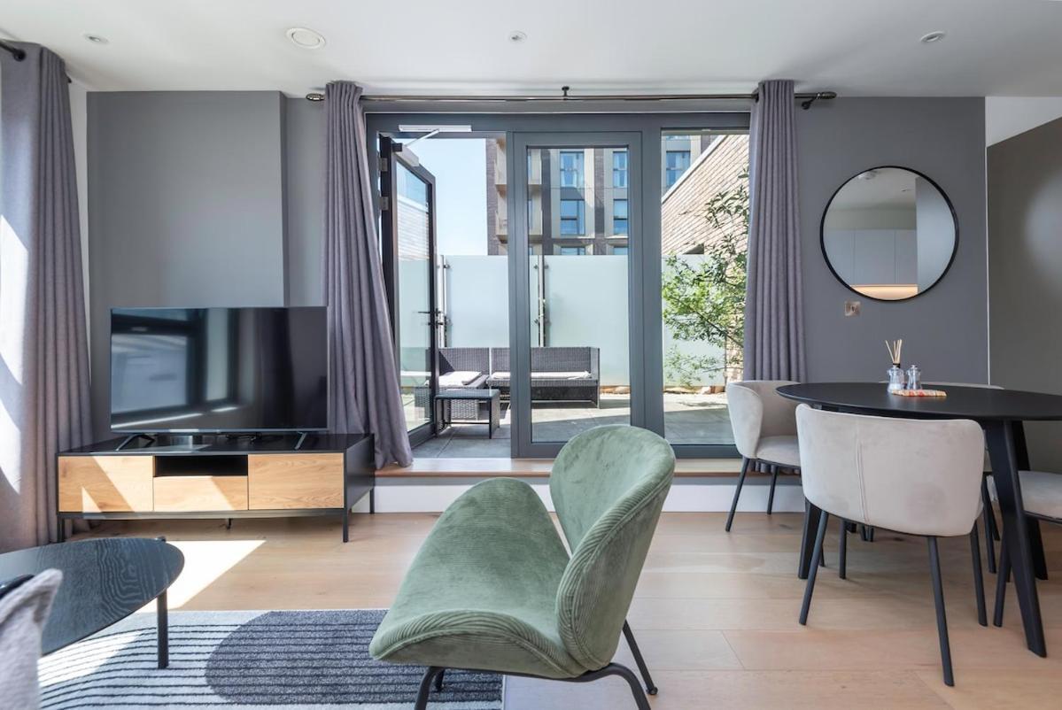 Stunning With Private Terrace Apartment